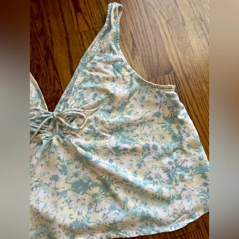 RVCA Floral Cropped Tank Top - Picture 4 of 8